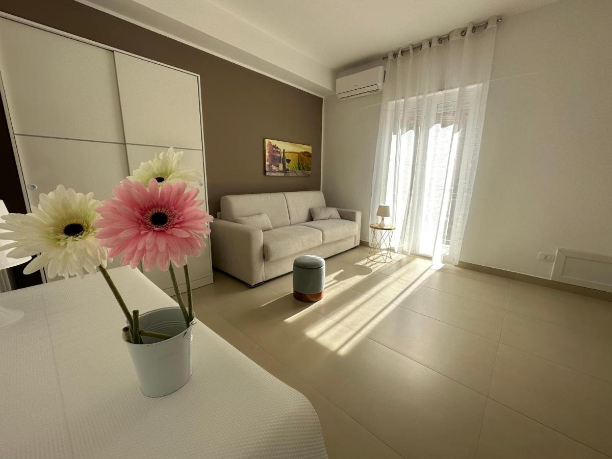 Four Rooms Naxos Giardini-Naxos Exterior foto